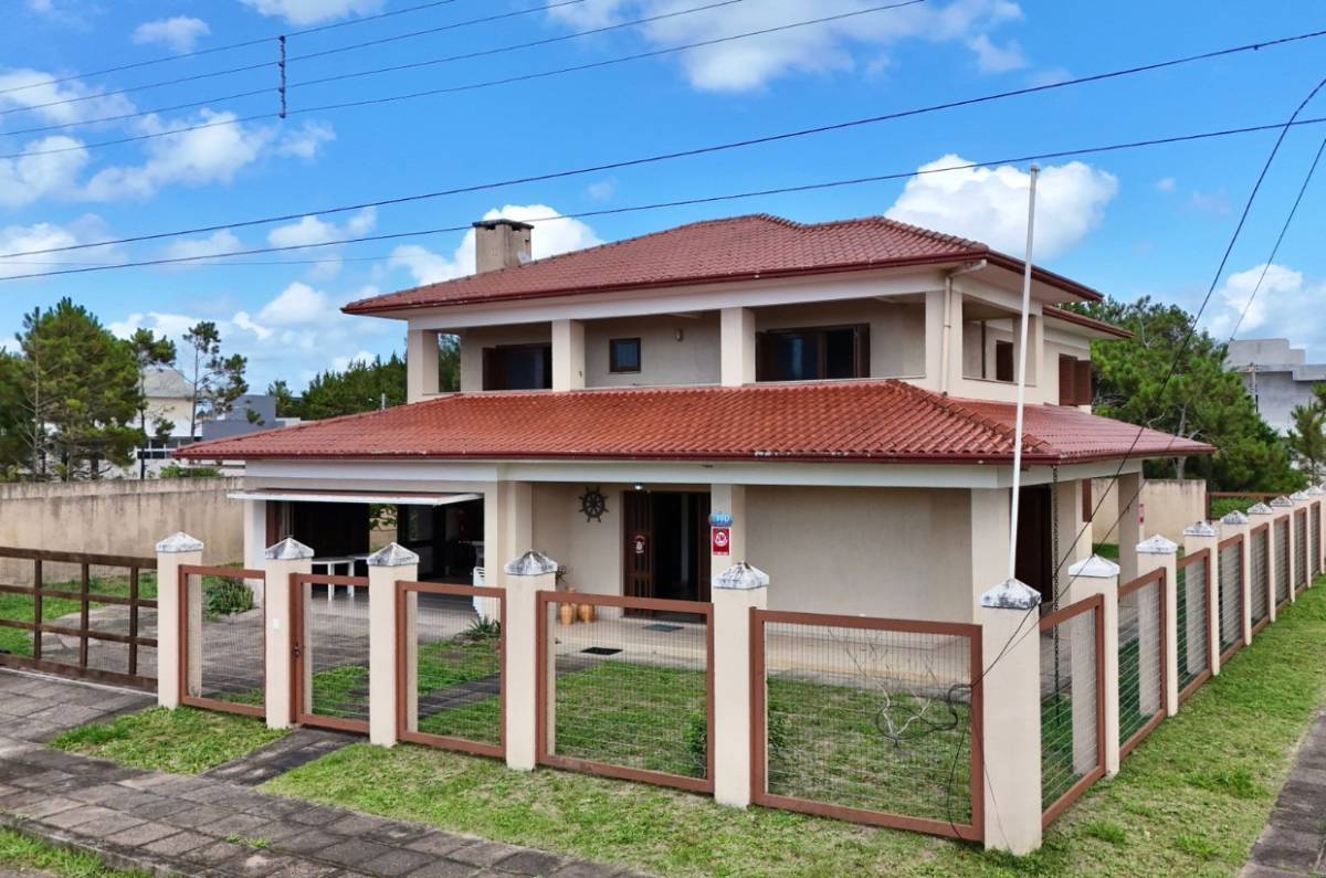 Casa 8 dormitórios para venda, Zona Nova em Capão da Canoa | Ref.: 13214