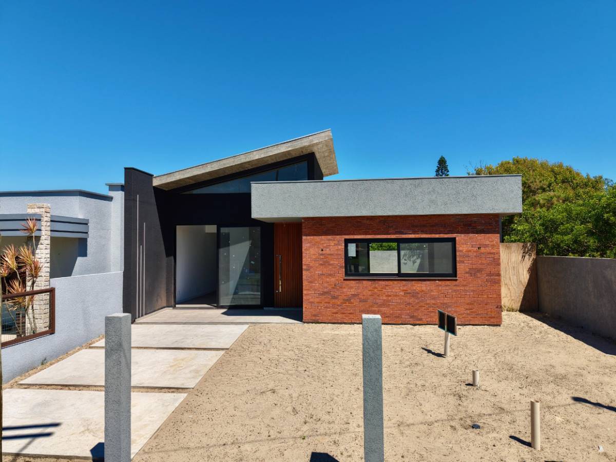 Casa 3 dormitórios para venda, Guarani em Capão da Canoa | Ref.: 16380